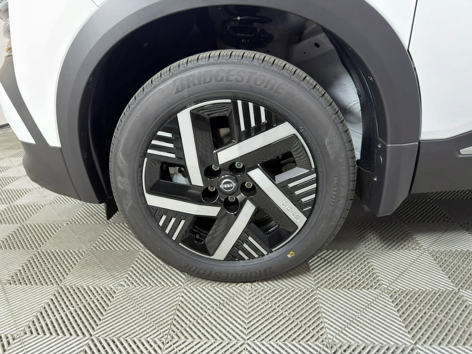 New 2026 Nissan Kicks SV w/ SV Premium Package FWD image 10