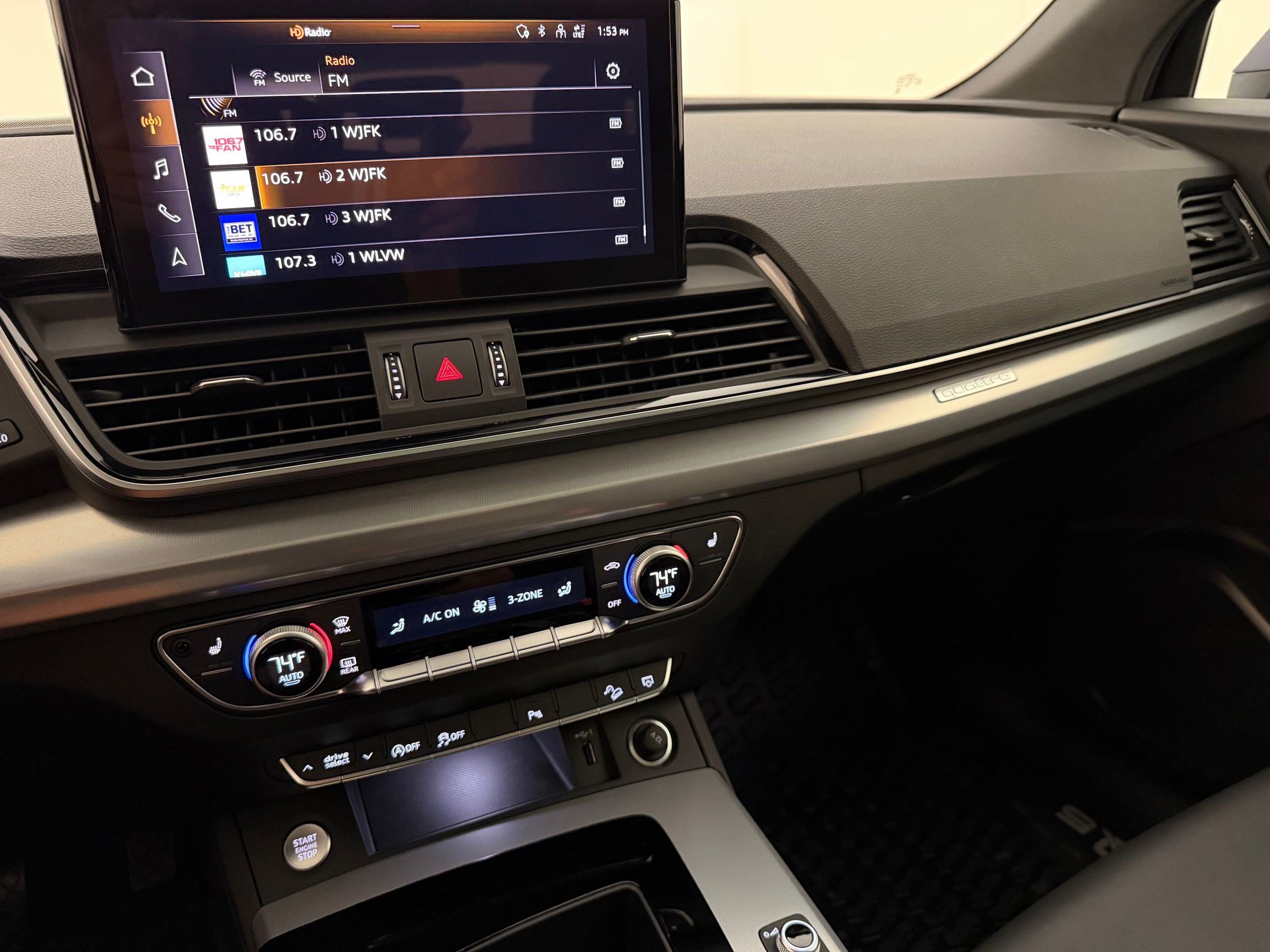 Certified 2025 Audi Q5 2.0T Premium w/ Convenience Plus Package image 23