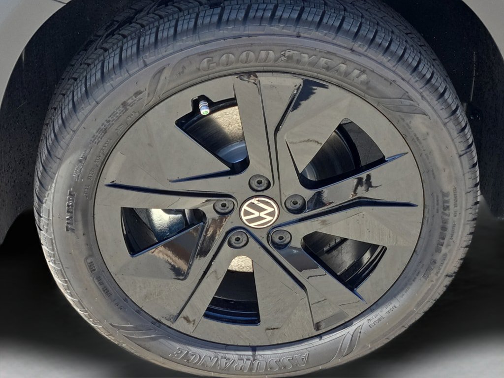 New 2026 Volkswagen Taos SE FWD image 8