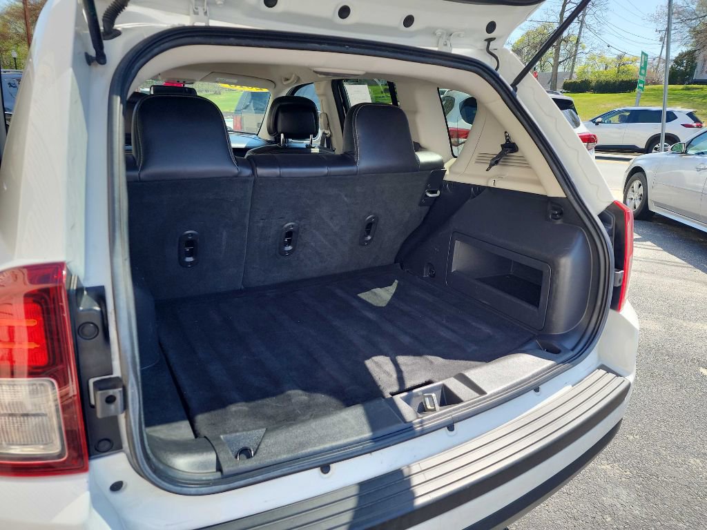 Used 2016 Jeep Compass Latitude FWD image 13