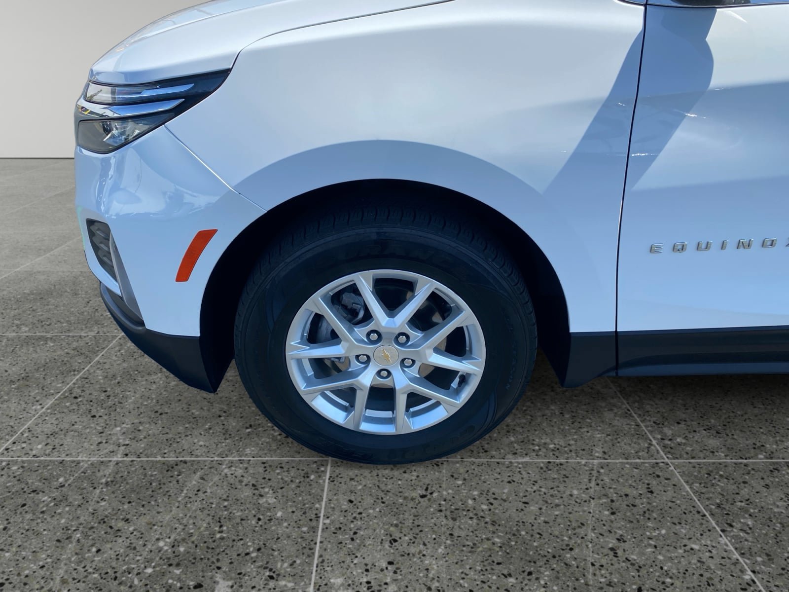 Used 2024 Chevrolet Equinox LT FWD image 14