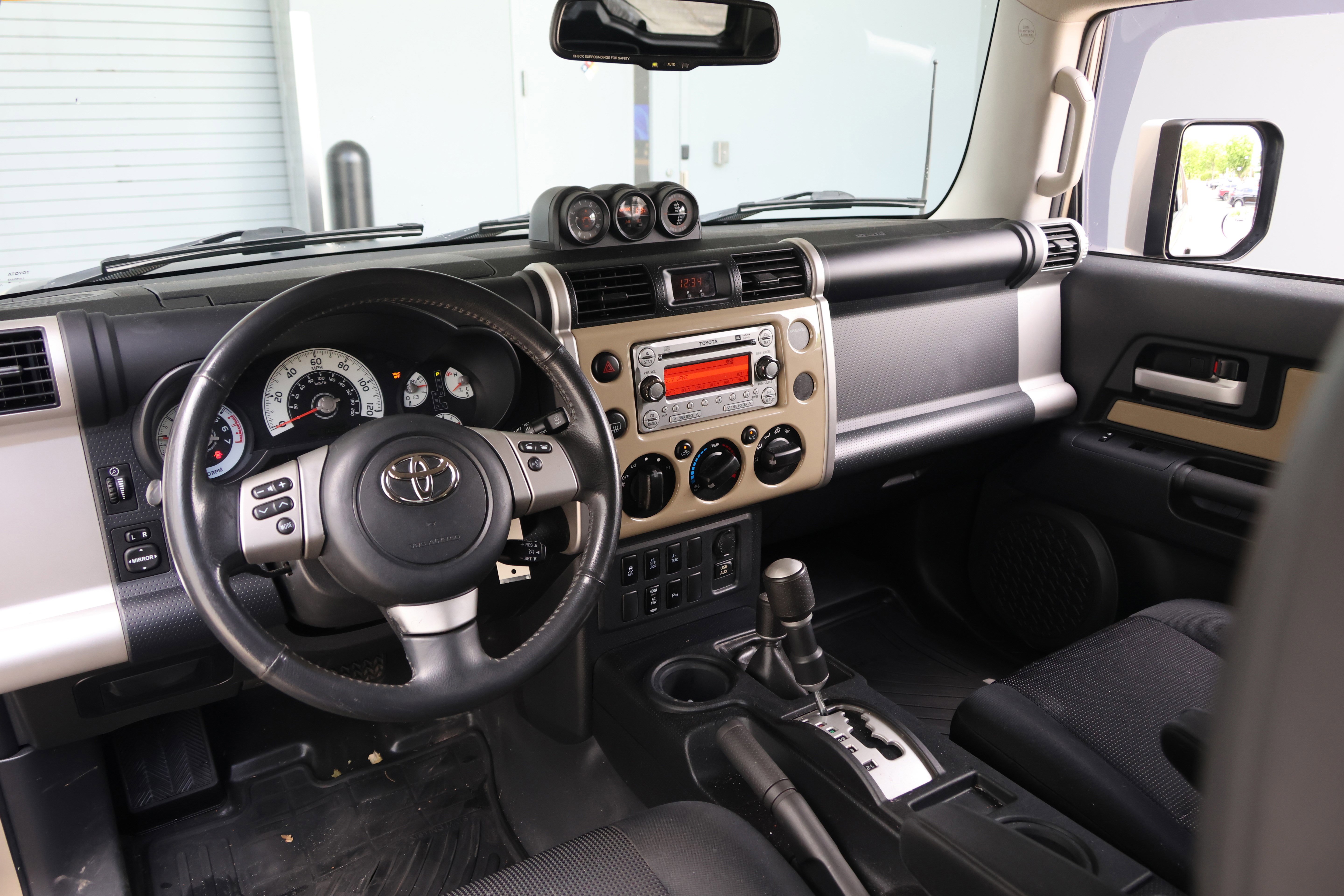 Used 2012 Toyota FJ Cruiser 4WD w/ Upgrade Pkg image 16