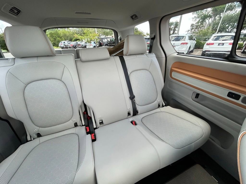 Used 2025 Volkswagen ID. Buzz 1st Edition image 14