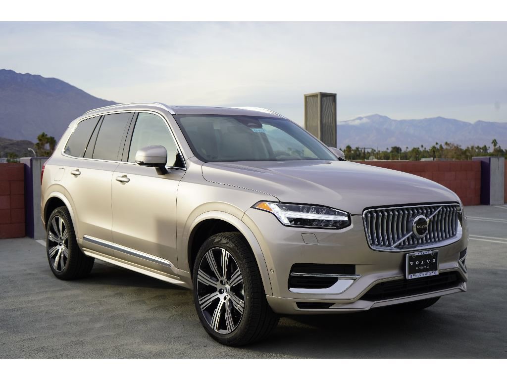 New 2025 Volvo XC90 T8 Plus w/ Protection Package Premier