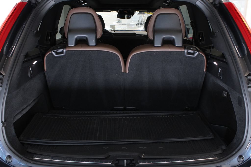 Used 2020 Volvo XC90 T6 Momentum w/ Protection Package AWD/4WD image 35