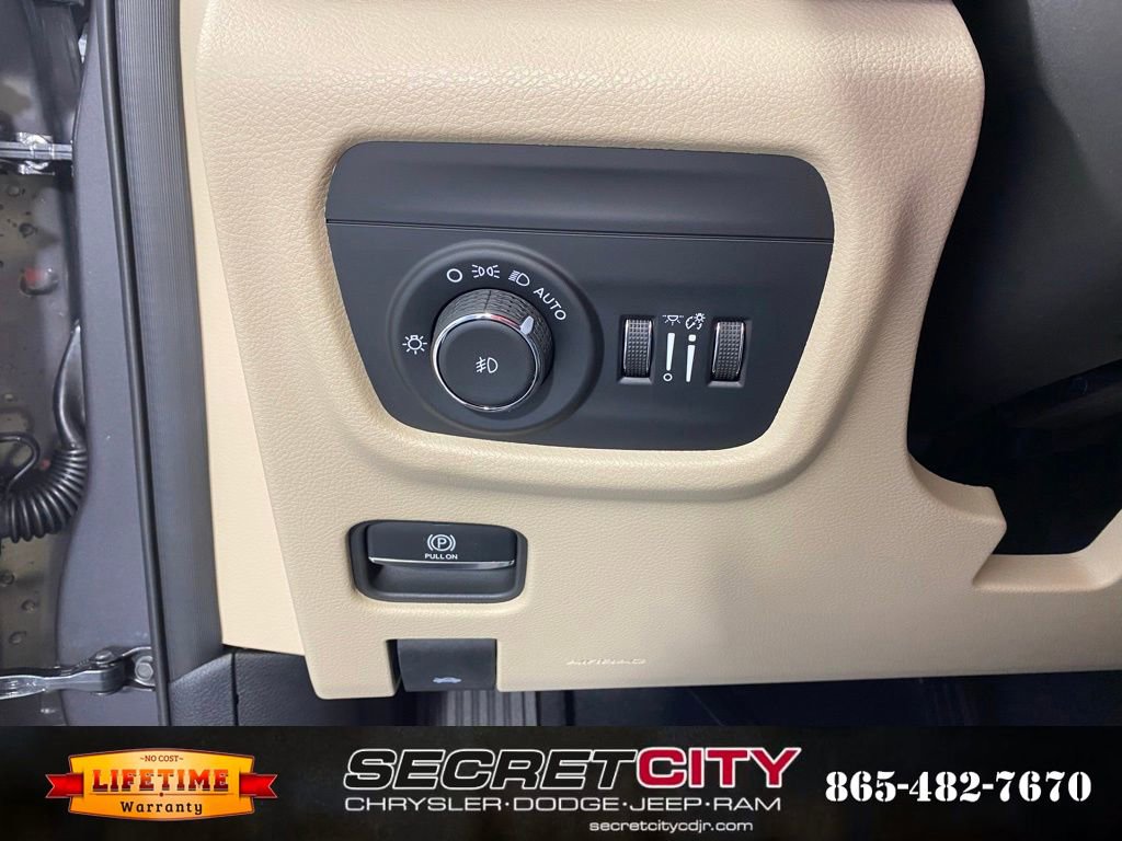 New 2026 Jeep Grand Cherokee L Limited AWD/4WD image 12