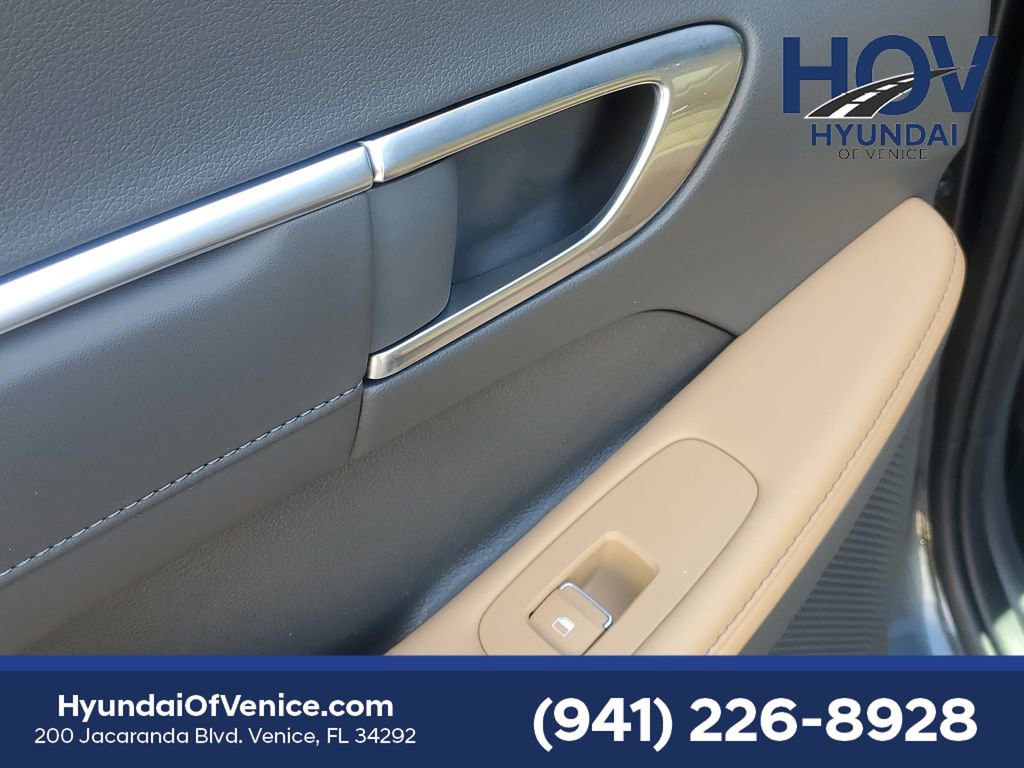 Used 2023 Hyundai Sonata Limited w/ Cargo Package FWD image 17
