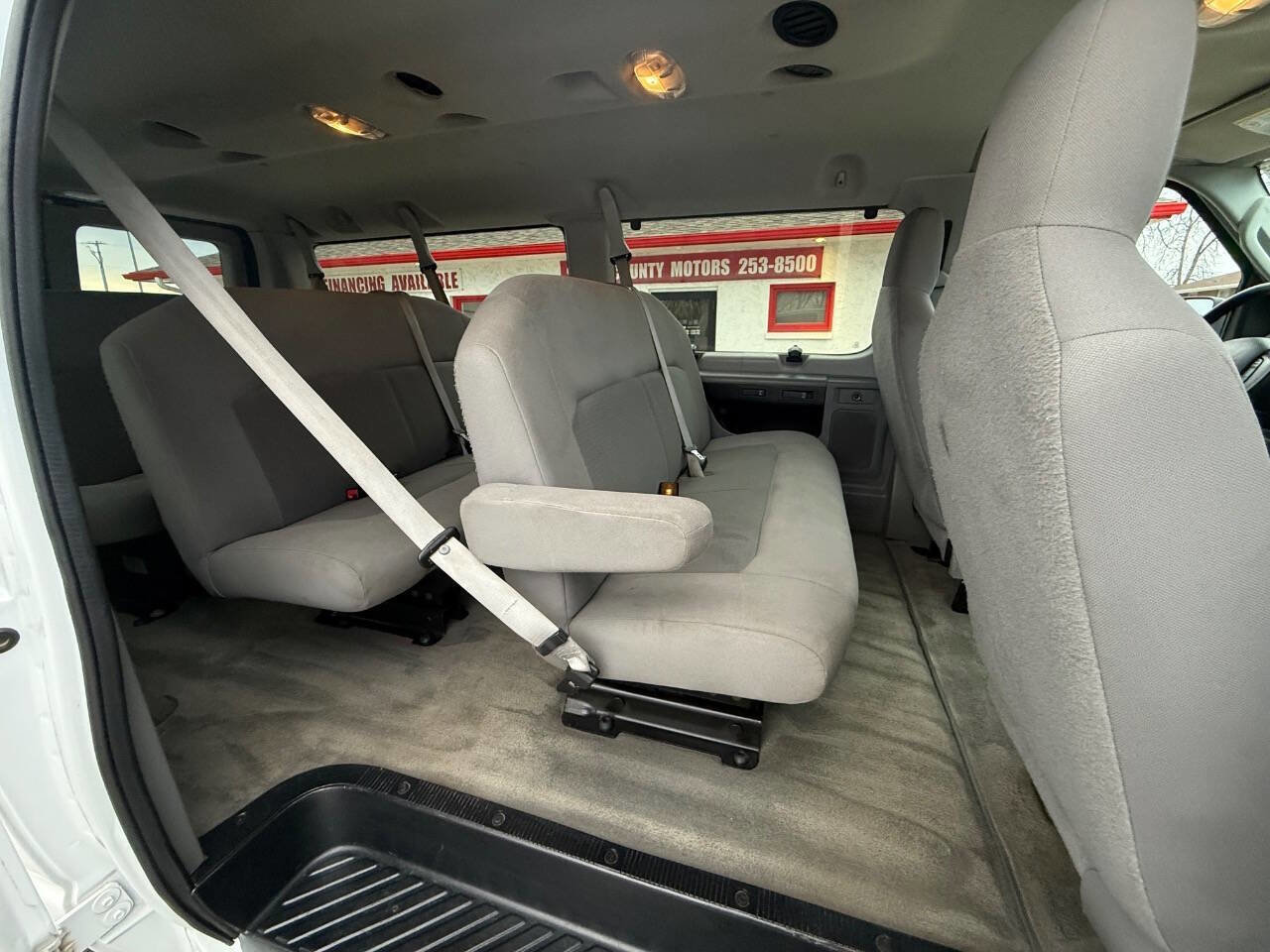 Used 2013 Ford E-350 and Econoline 350 XLT image 16