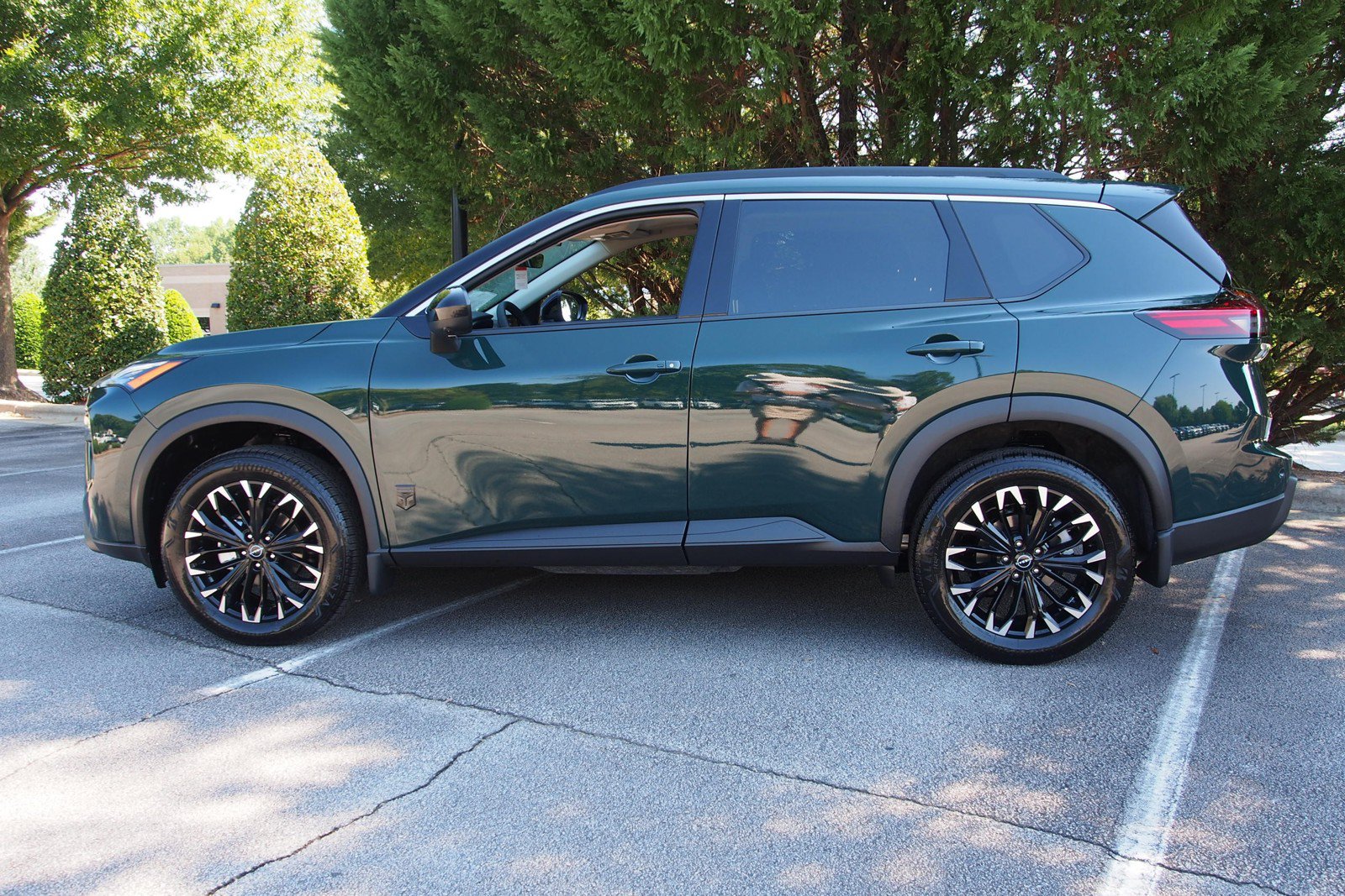 New 2026 Nissan Rogue Dark Armor FWD image 4