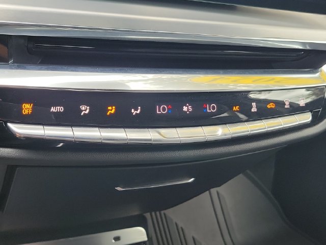 Certified 2024 Cadillac Lyriq Luxury AWD/4WD image 35