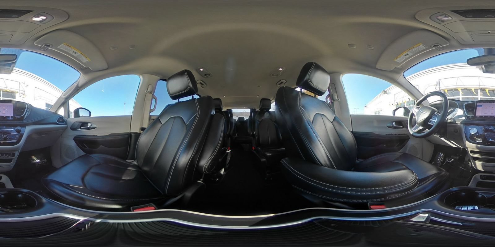 Used 2023 Chrysler Pacifica Touring-L FWD image 46