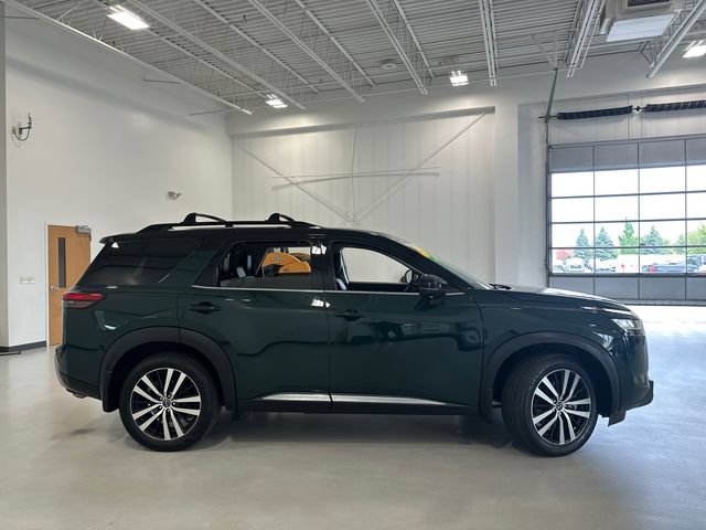 Used 2024 Nissan Pathfinder Platinum w/ Cargo Package AWD/4WD image 5
