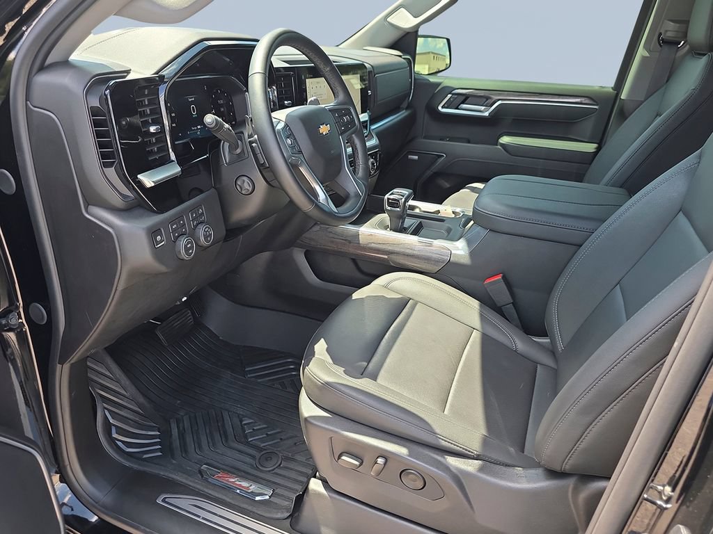 Used 2026 Chevrolet Silverado 1500 LTZ w/ LTZ Premium Package AWD/4WD image 10