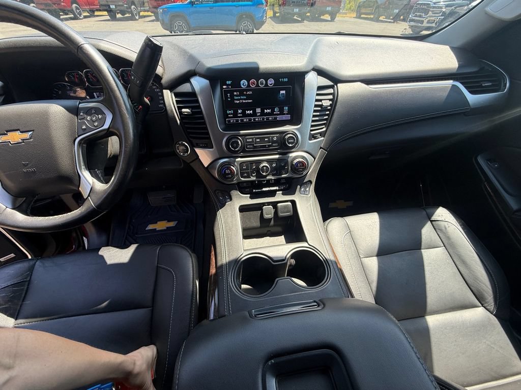 Used 2020 Chevrolet Tahoe LT w/ Luxury Package AWD/4WD image 16