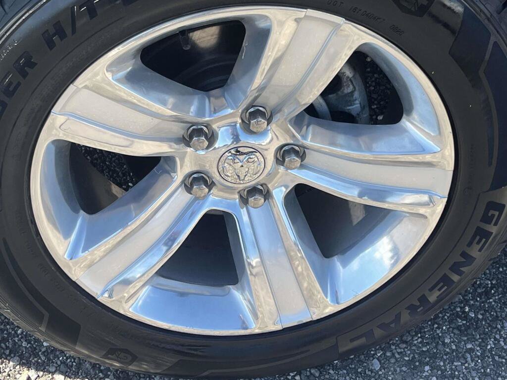 Used 2019 RAM 1500 Tradesman w/ Chrome Appearance Group RWD image 13