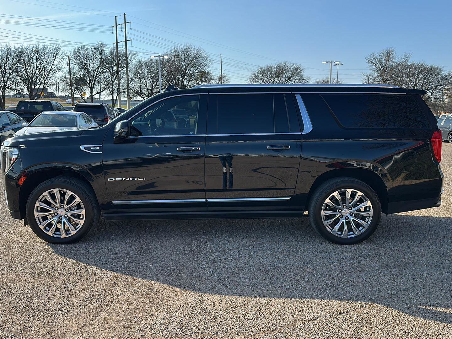Used 2022 GMC Yukon XL Denali image 8