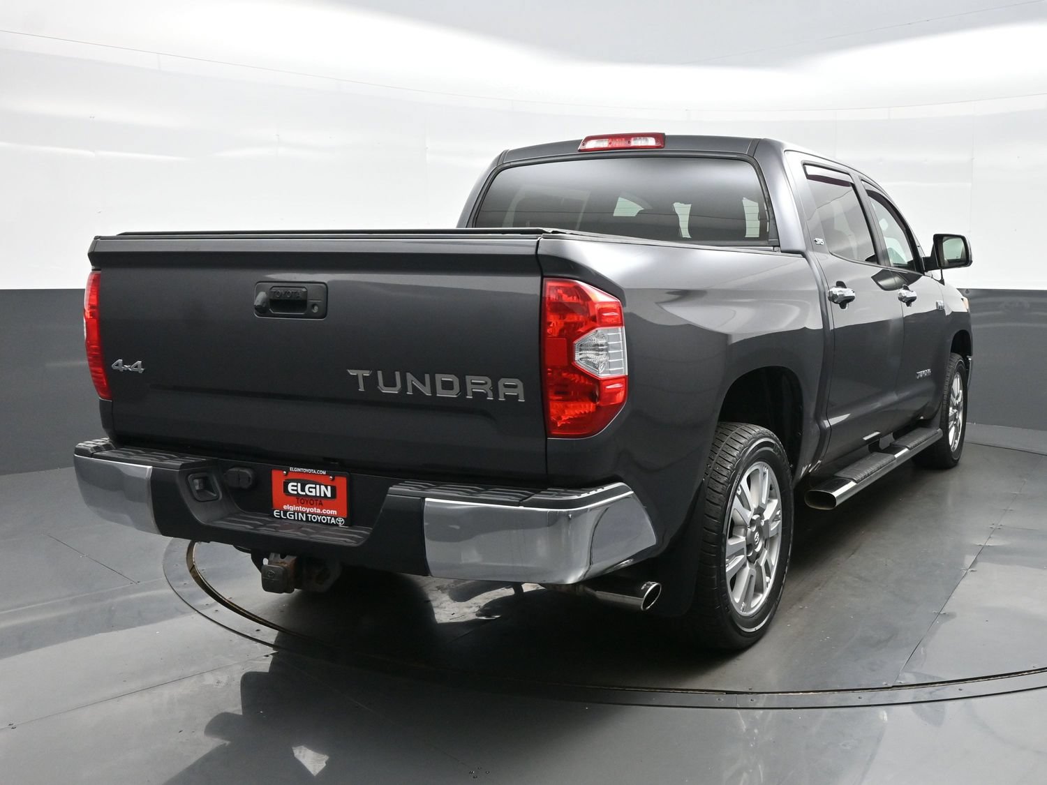 Used 2017 Toyota Tundra SR5 w/ SR5 Upgrade Package AWD/4WD image 5