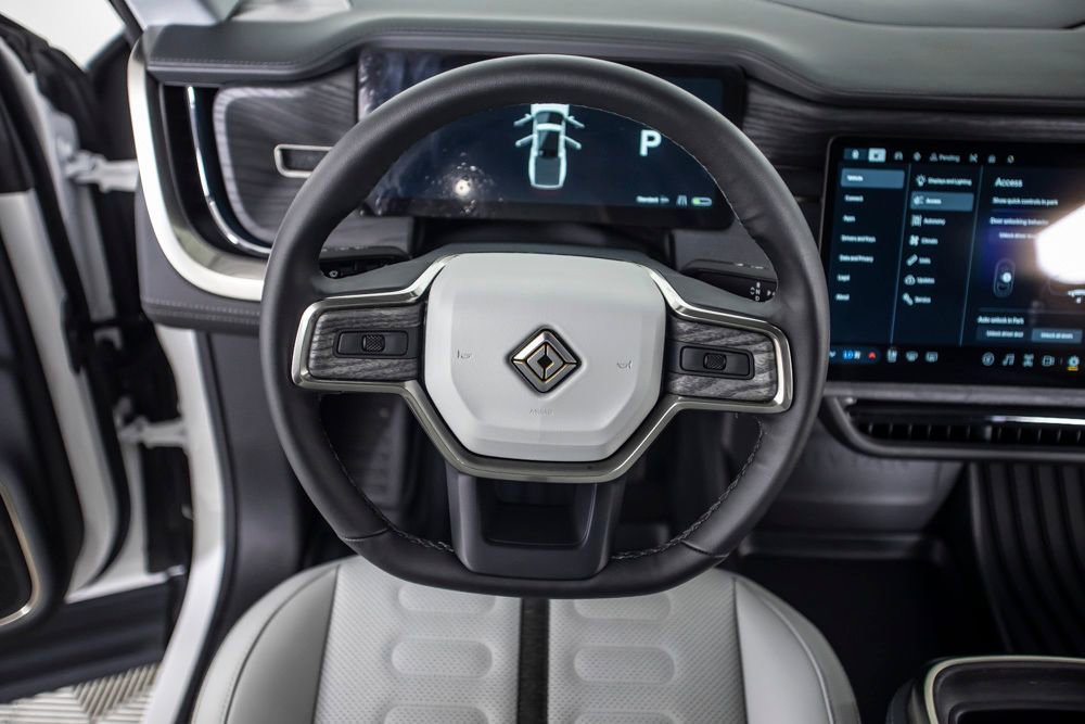 Used 2025 Rivian R1T Adventure AWD/4WD image 25