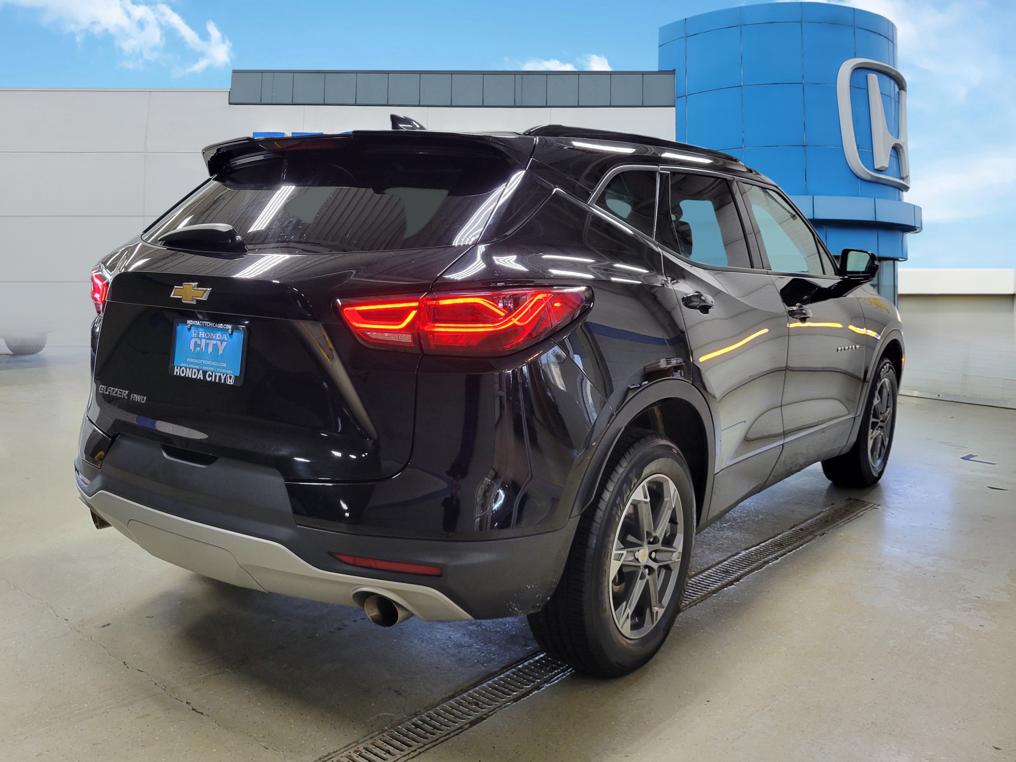 Used 2023 Chevrolet Blazer LT AWD/4WD image 5