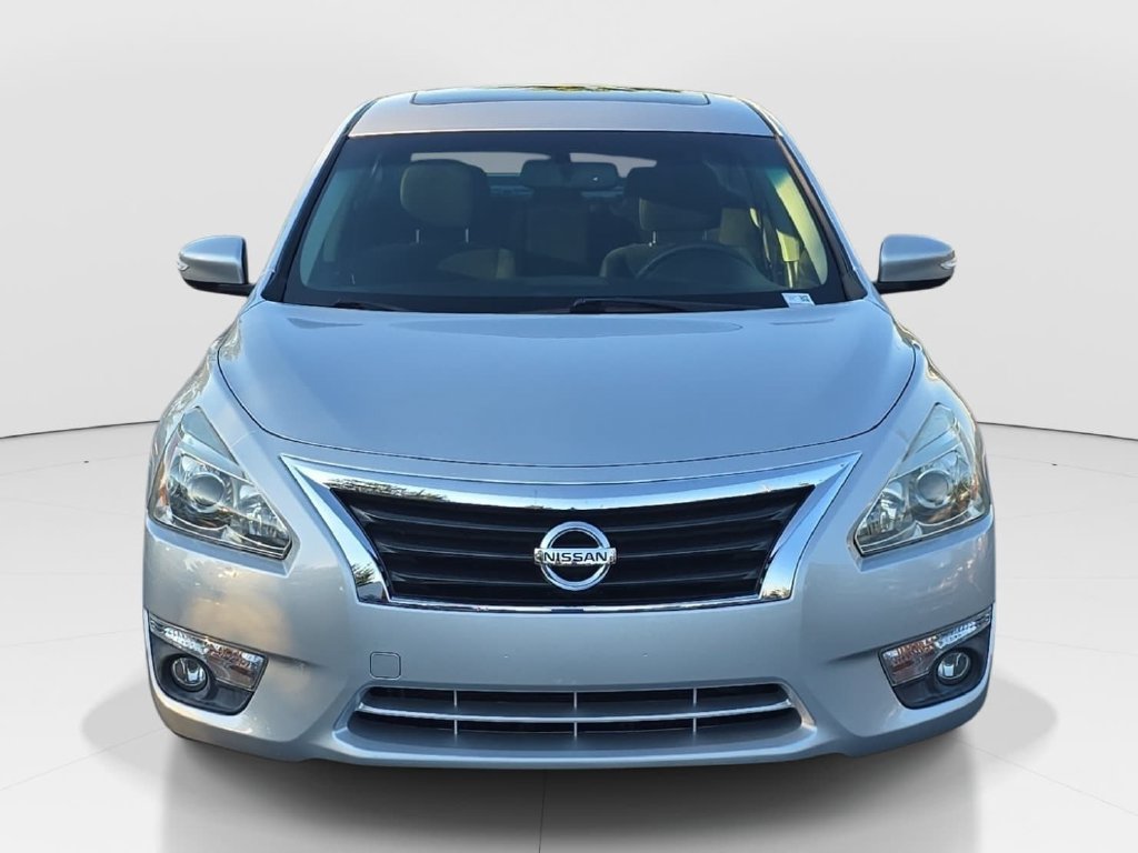 Used 2015 Nissan Altima 2.5 SV w/ Convenience Package FWD image 2