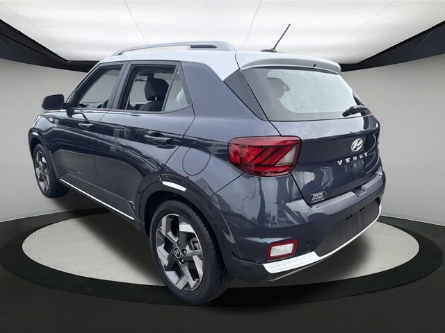 Used 2023 Hyundai Venue Limited image 8