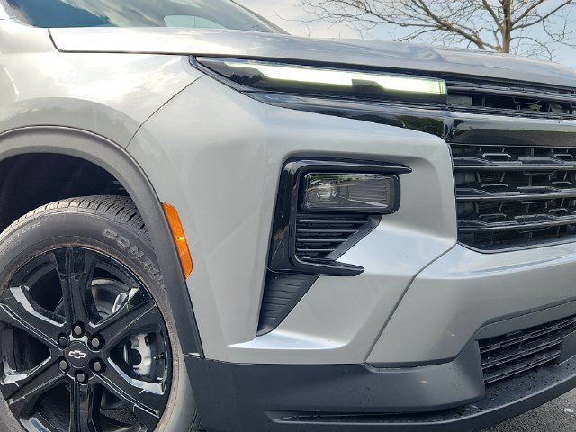 New 2027 Chevrolet Traverse LT w/ Midnight/Sport Edition FWD image 9