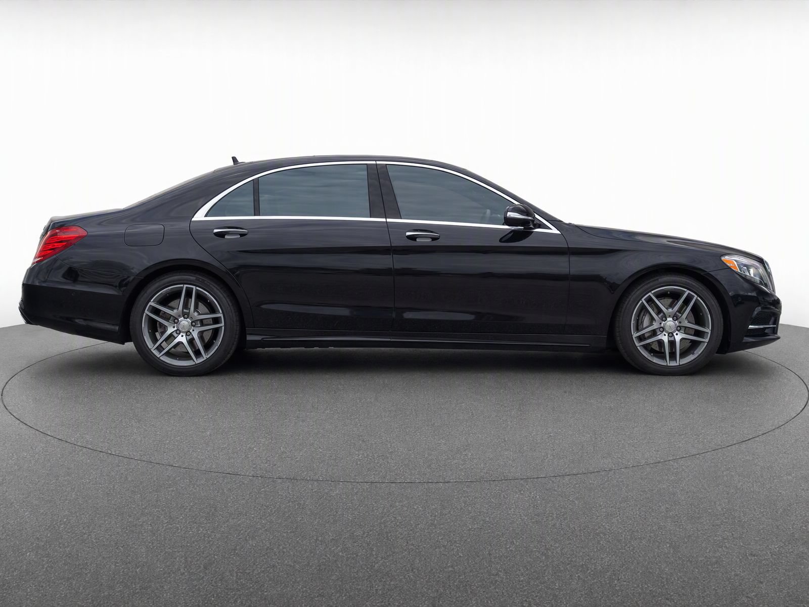 Used 2016 Mercedes-Benz S 550 4MATIC Sedan image 7