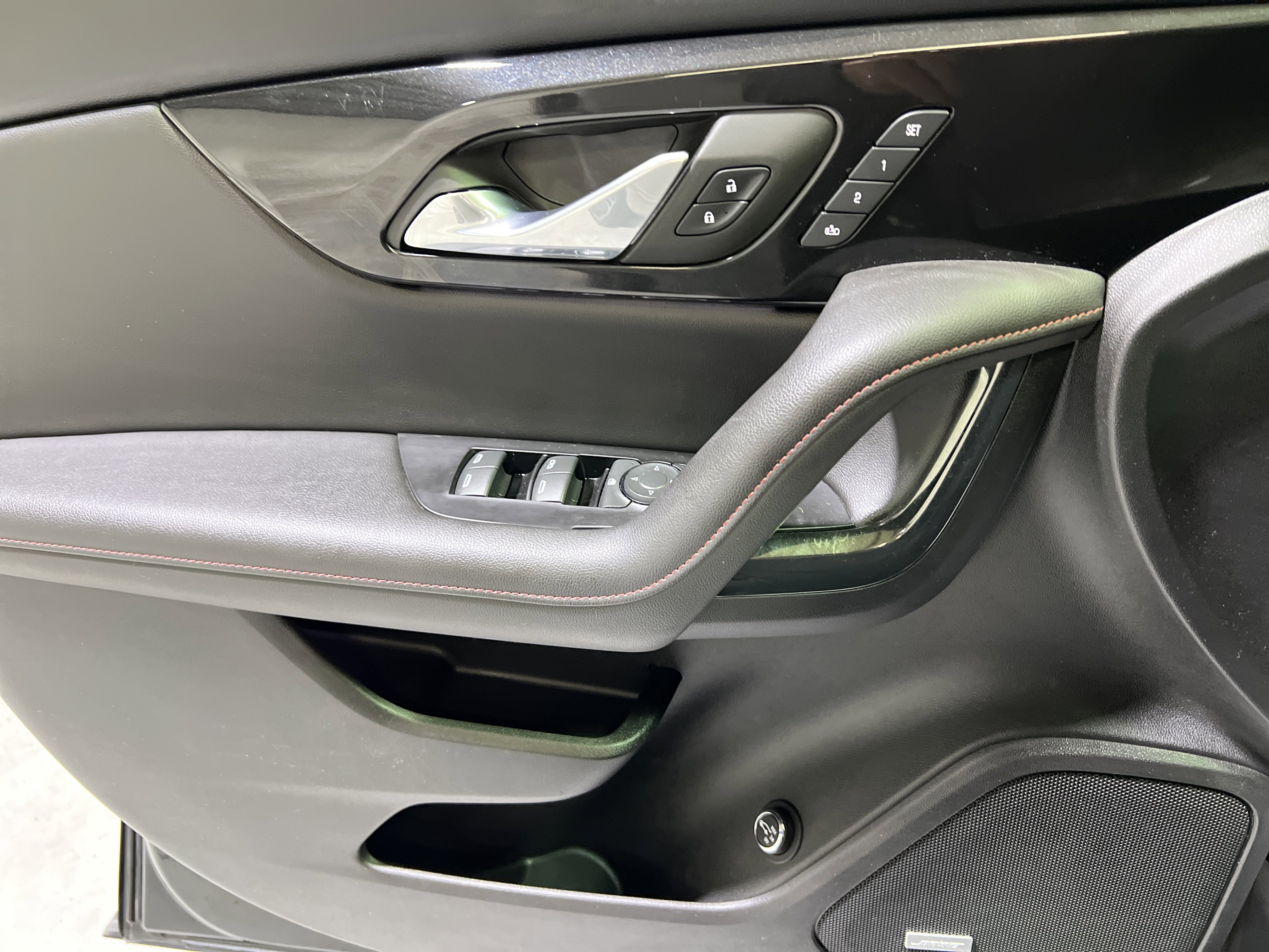 Certified 2023 Chevrolet Blazer RS w/ Driver Confidence II Package image 25