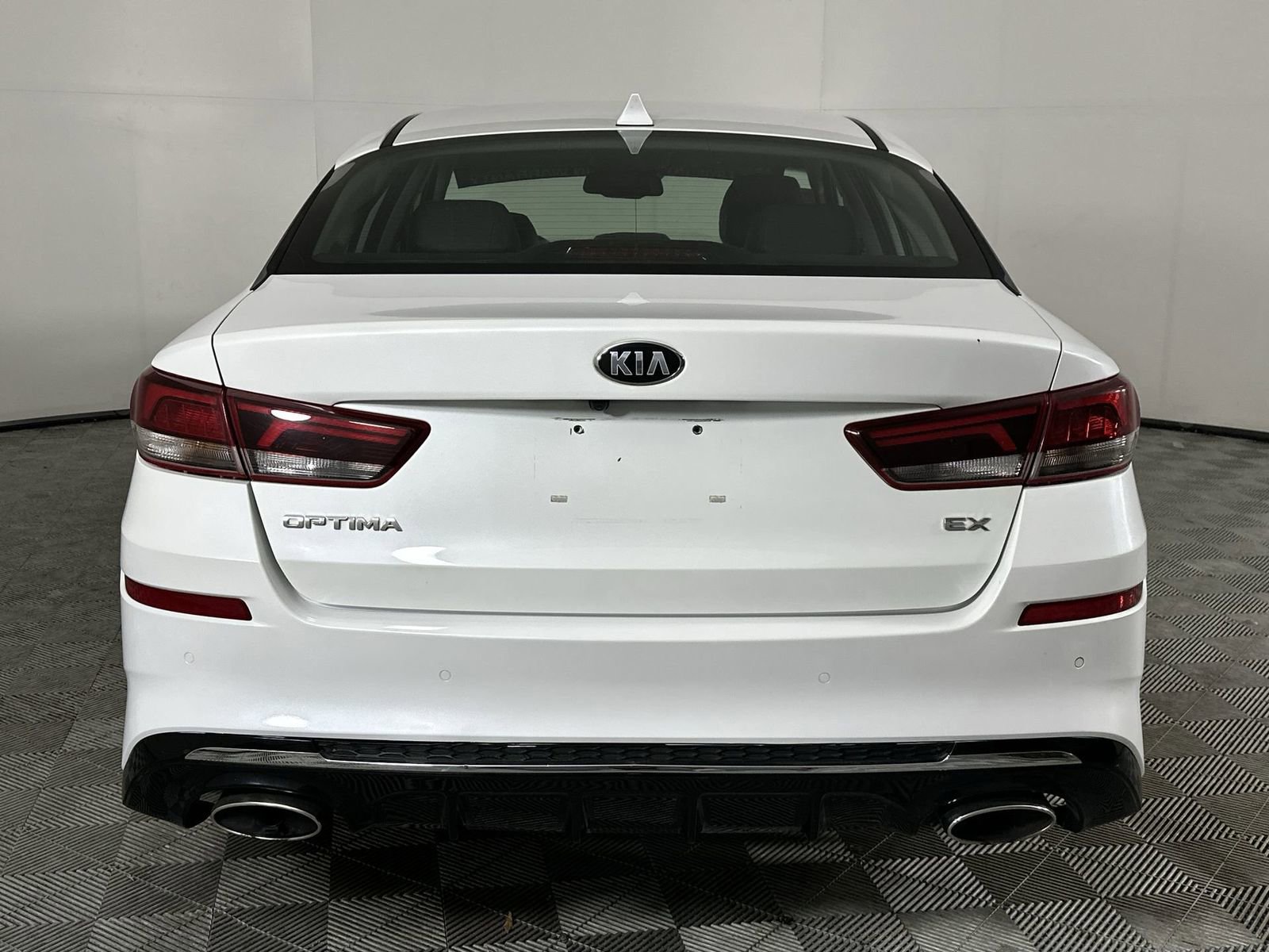 Used 2020 Kia Optima EX image 10