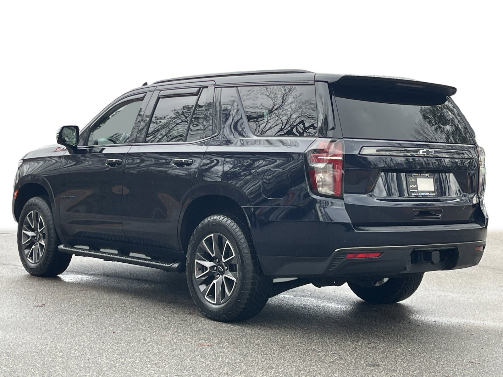 Used 2021 Chevrolet Tahoe Z71 w/ Z71 Off-Road Package image 24