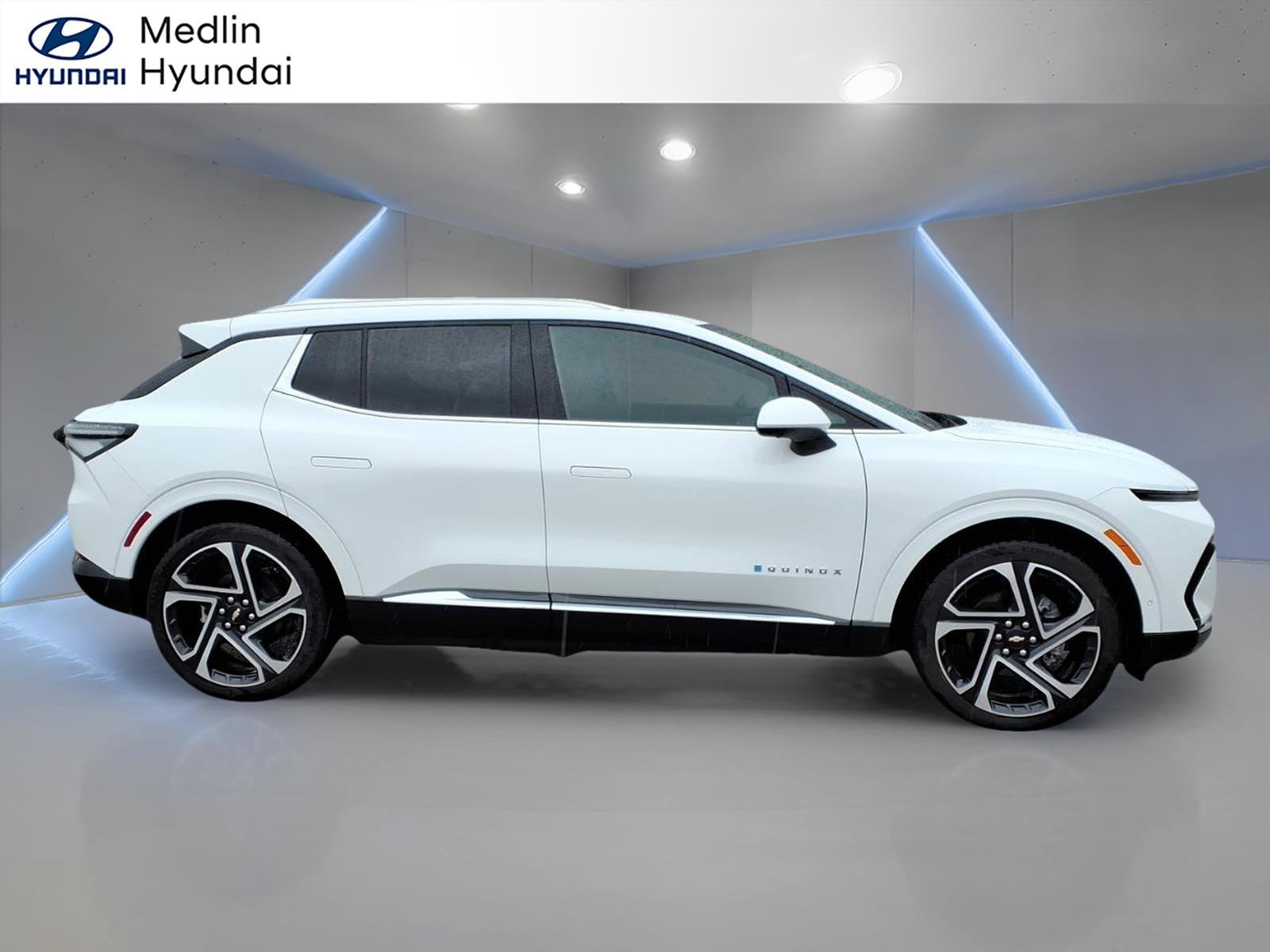 Used 2024 Chevrolet Equinox EV LT w/ Active Safety Package 3 image 2