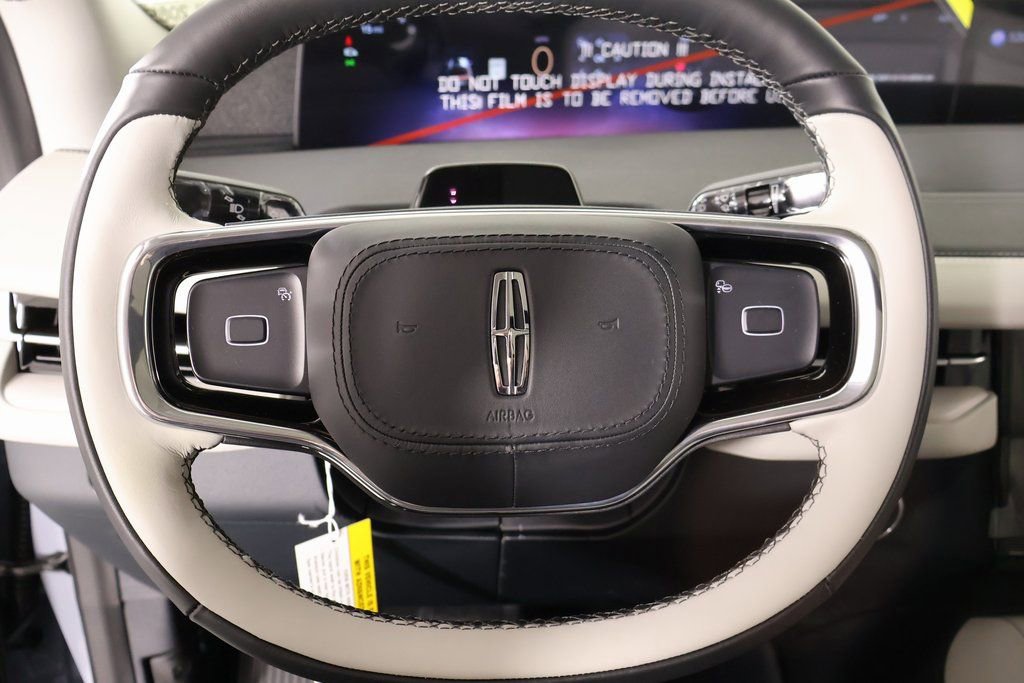 New 2025 Lincoln Navigator Reserve image 3