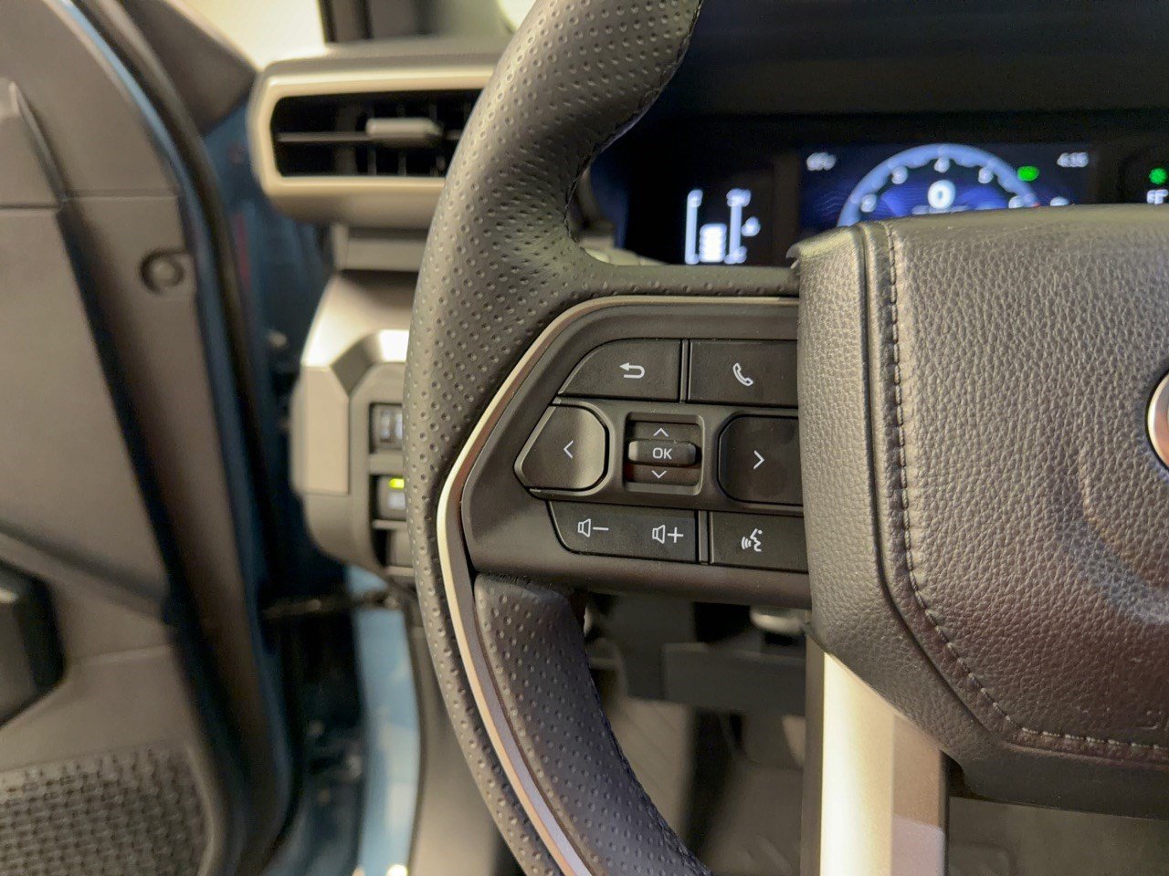 Used 2026 Toyota 4Runner SR5 RWD image 18