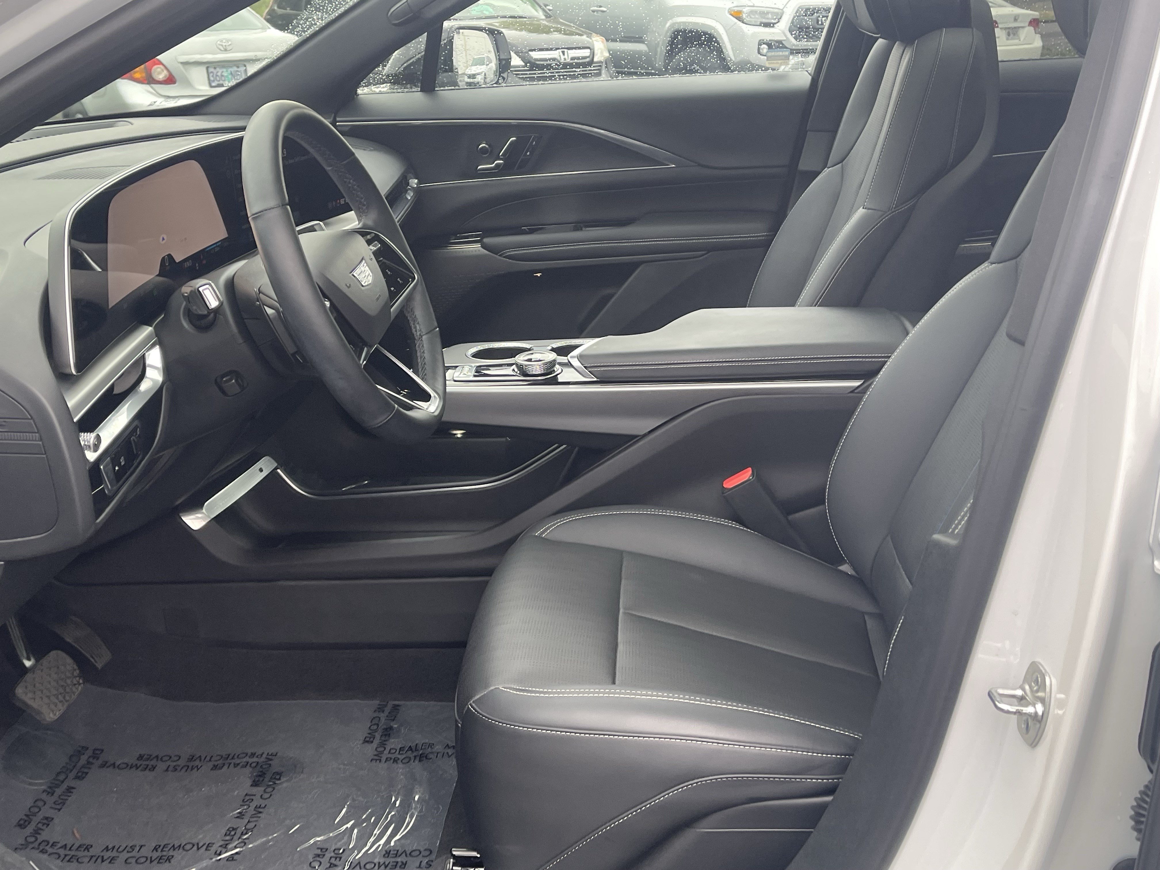 Used 2024 Cadillac Lyriq Luxury AWD/4WD image 11