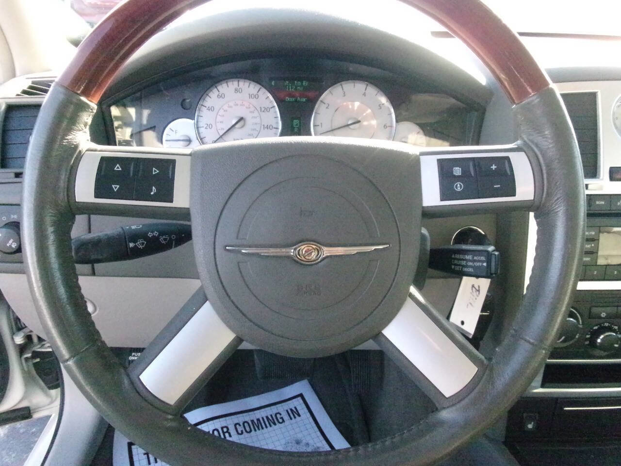 Used 2008 Chrysler 300 C w/ Luxury Group II image 16