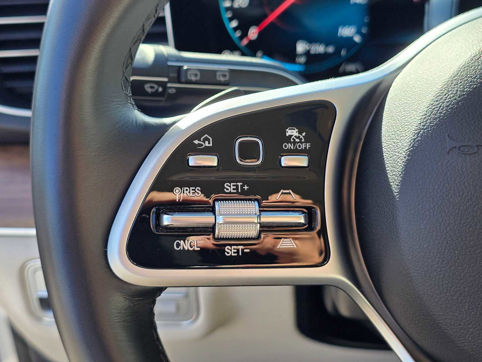 Used 2021 Mercedes-Benz GLE 350 4MATIC image 25