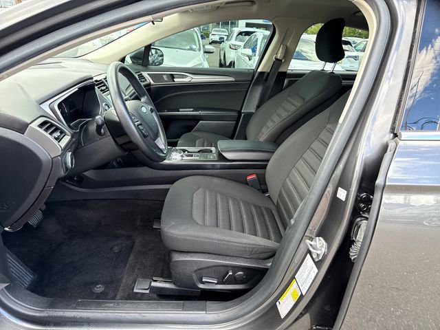 Used 2018 Ford Fusion SE FWD image 15