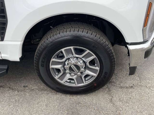 New 2026 Ford F350 Lariat RWD image 33