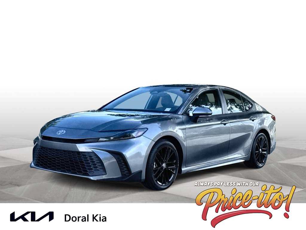 Used 2025 Toyota Camry SE w/ Convenience Package FWD image 1