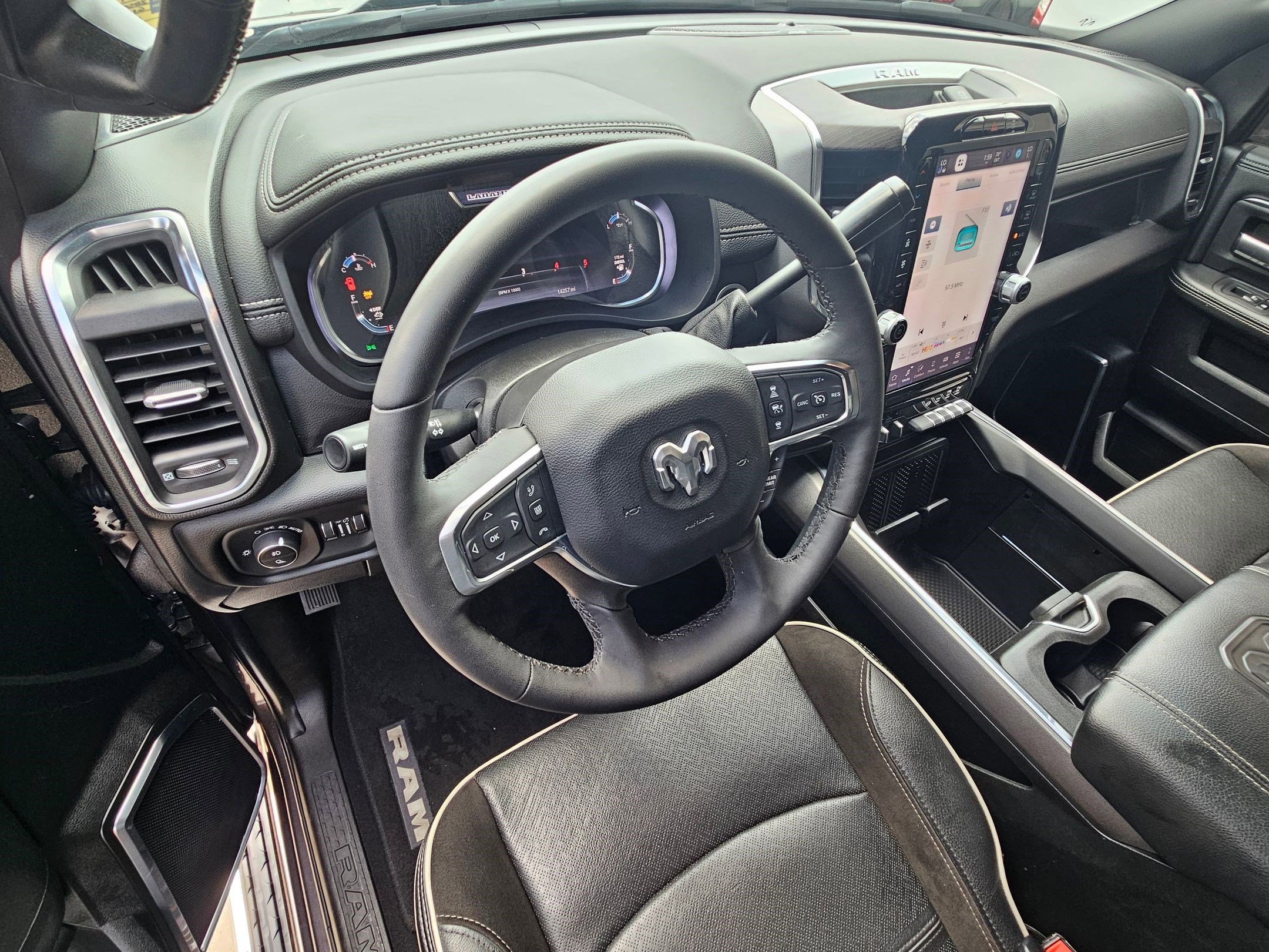 Used 2025 RAM 2500 Laramie image 15