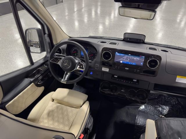 New 2025 Mercedes-Benz Sprinter 2500 image 10