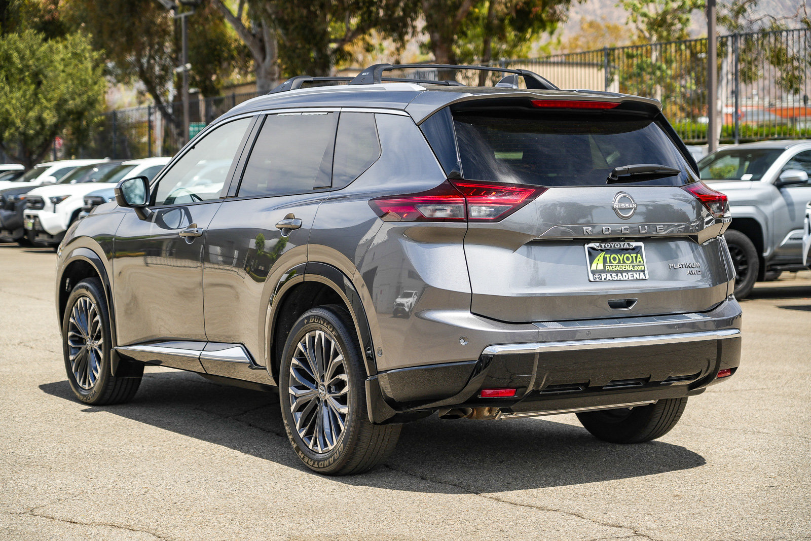 Used 2026 Nissan Rogue Platinum w/ Platinum Premium Package AWD/4WD image 8