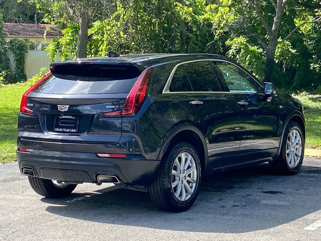 Used 2023 Cadillac XT4 Luxury w/ Cold Weather Package image 7