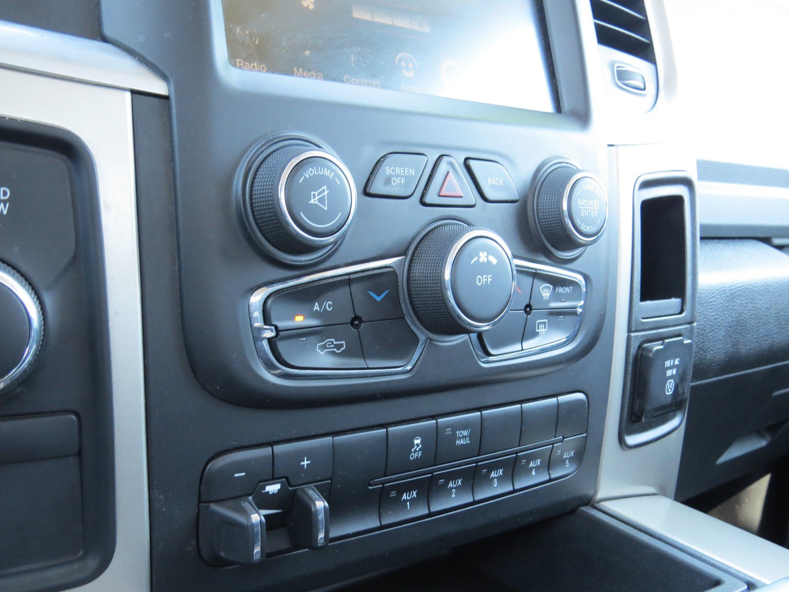 Used 2014 RAM 2500 Outdoorsman AWD/4WD image 25