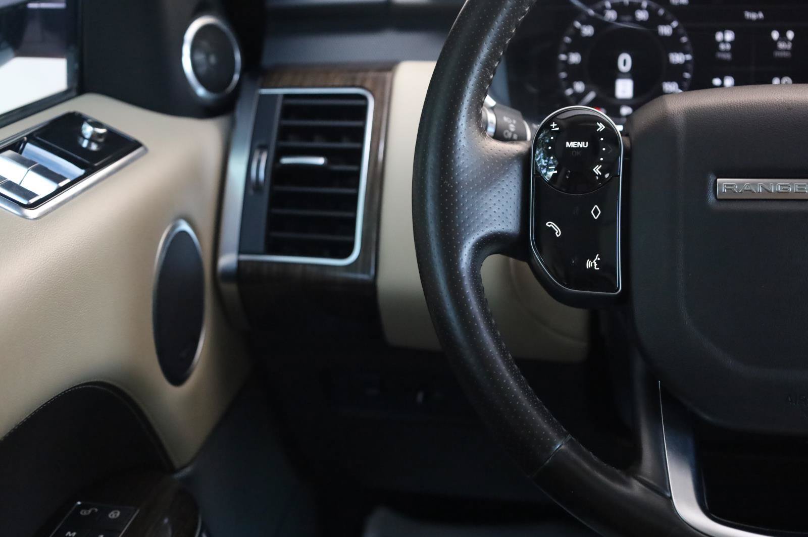 Used 2018 Land Rover Range Rover Sport HSE AWD/4WD image 38