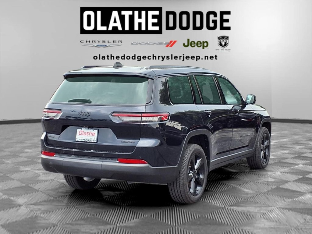 Used 2024 Jeep Grand Cherokee L Limited w/ Black Appearance Package AWD/4WD image 28