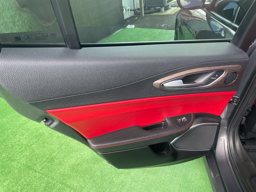 Used 2020 Alfa Romeo Giulia Ti w/ Active Blind Spot Package AWD/4WD image 40