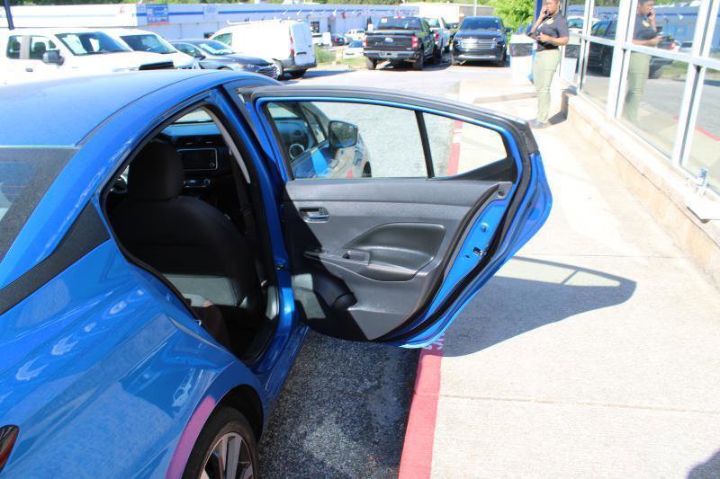 Used 2020 Nissan Versa SR image 14