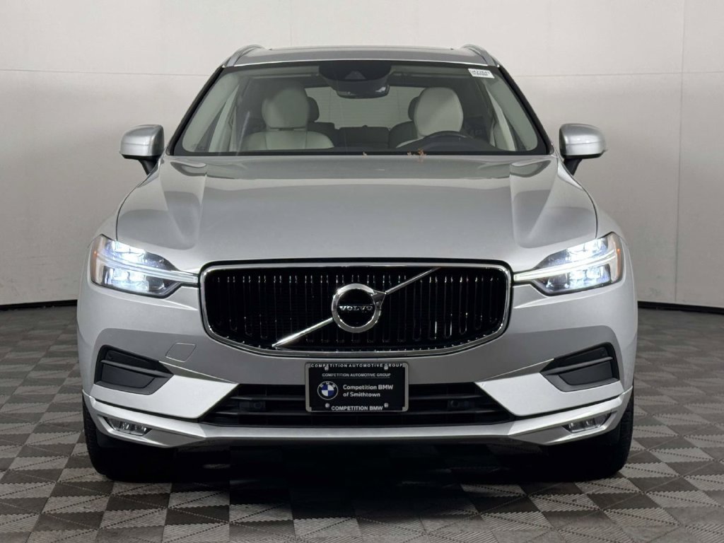 Used 2021 Volvo XC60 T5 Momentum w/ Premium Package AWD/4WD image 6