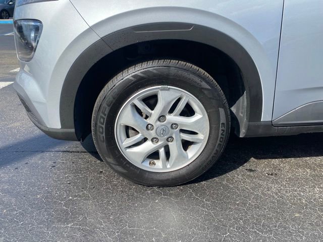 Used 2020 Hyundai Venue SEL image 12